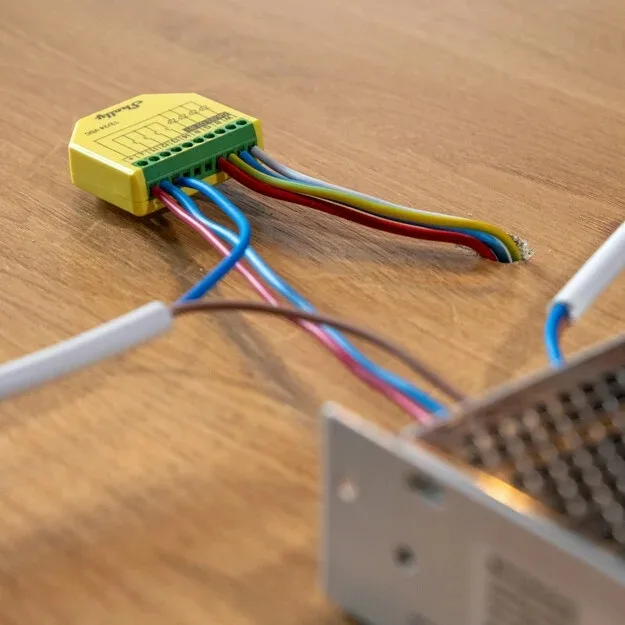 Shelly Plus RGBW PM (06)